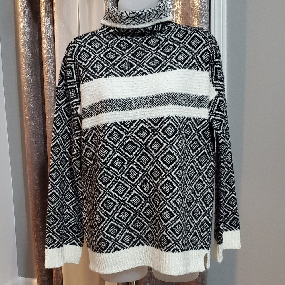 NWT Cable&gauge  sweater size M